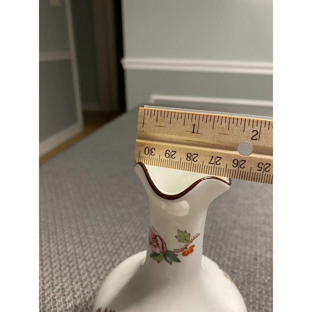 Vtg Crown  Staffordshire Bone China Pagoda Floral 5 7/8” Bud Vase England